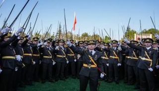 ضباط جدد في تركيا أثاروا جدلا بقسم لـ 