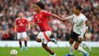 «أزمة في النفق».. كلاسيكو مانشستر يونايتد وليفربول يقسم هولندا