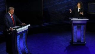 ترامب وهاريس خلال المناظرة التاريخية