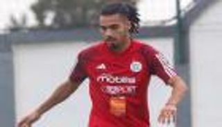 فارسي يكشف المفاجأة.. كيف اندمج سريعا مع منتخب الجزائر؟