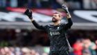 «ما حدث عار».. أليسون يفتح النار على لاعبي ليفربول