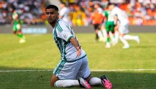 آدم وناس نجم منتخب الجزائر