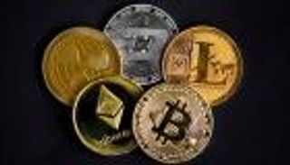 قرار الفيدرالي بخفض الفائدة يربك سوق الكريبتو.. تراجع بيتكوين