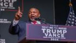 فضيحة «النازي الأسود» تهز سفينة ترامب.. هل تغير معادلة الرئاسة؟