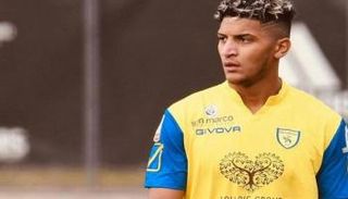 الموهبة التونسية نبيل الماكني