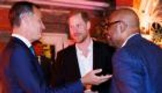 بدون ميغان.. هاري يثير التكهنات بجولة «منفردة» في نيويورك