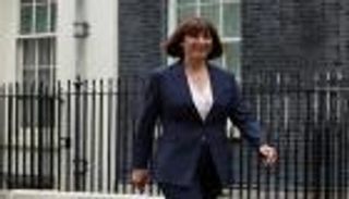 سيدة بريطانيا القوية.. من هي راشيل ريفز؟