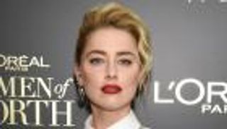 آمبر هيرد وابنتها.. لمحة نادرة من حياة نجمة مطلقة في مدريد (صور)