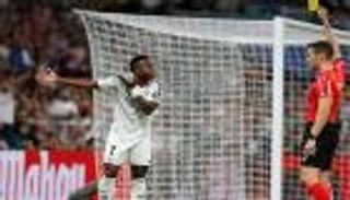 حرب الاحتجاجات.. التحكيم يتحدى ريال مدريد بـ «البطاقات الصفراء»