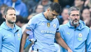 رودري لاعب وسط مانشستر سيتي