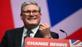 «النقانق» تورط كير ستارمر.. ما علاقة غزة؟