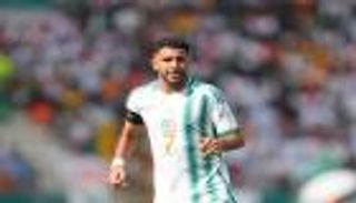 بعد تراجع مستواه.. هل يُستبعد رياض محرز من منتخب الجزائر؟