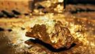 سعر الذهب اليوم.. الأصفر يتجه لمكاسب أسبوعية بدعم من الفائدة الأمريكية