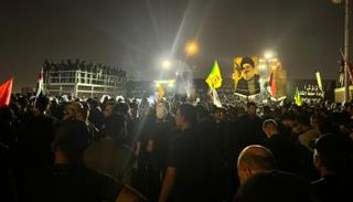 قوات الأمن تمنع المتظاهرون من دخول المنطقة الخضراء