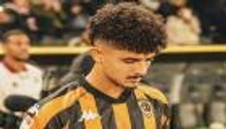 بثنائية استثنائية.. الجزائري بلومي يفتتح أهدافه الإنجليزية (فيديو)