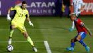 إيقاف حارس منتخب الأرجنتين بأمر «الفيفا».. ما السبب؟