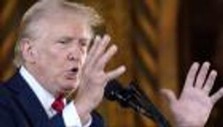 من البيت الأبيض إلى الكونغرس.. مفارقة الناخبين في الولايات المتأرجحة