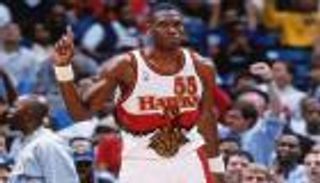 أسطورة الـ«NBA».. وفاة نجم كرة السلة السابق ديكيمبي موتومبو