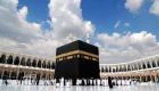 القواعد والإجراءات المنظمة لرحلات العمرة 1446 هجرية.. مصر تحدد الرسوم