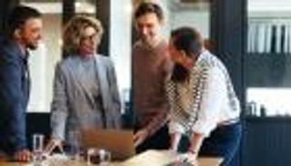 كيف تطور حياتك المهنية؟.. 6 خطوات يجب اتباعها في 2025