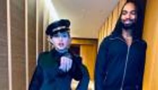 يصغرها بـ40 سنة.. هل ارتبطت مادونا رسمياً بحبيبها أكيم موريس؟