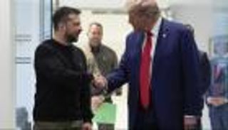 ضمانات إنهاء حرب أوكرانيا.. زيلينسكي يراهن على ترامب