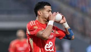 إمام عاشور لاعب الأهلي