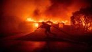 حرائق لوس أنجلوس 2025.. ماذا قال المشاهير عن فقدان منازلهم والإخلاء؟