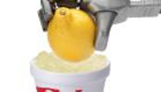 روبوتات تتولى «عصر الليمون» بمصنع أمريكي.. وتوفر 10000 ساعة من العمل