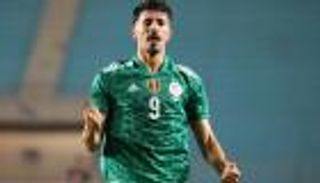 حارب التهميش.. والد بغداد بونجاح يسرد قصة كفاح نجله