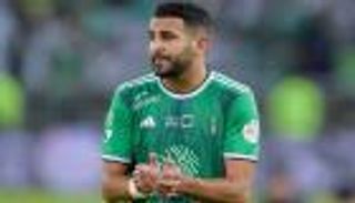 «الديك».. ما سر التسمية التي لاحقت رياض محرز في فرنسا؟