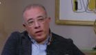 التهاب فيروسي بالرئتين.. حاتم حافظ يمر بأزمة صحية مفاجئة