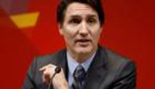 جمارك مضادة بـ105 مليارات دولار.. هل اختارت كندا التصعيد أمام ترامب؟