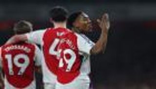 «خوفا من جدته».. لاعب أرسنال يكشف سر تألقه أمام توتنهام