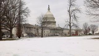 الثلوج تحاصر مبنى الكابيتول في واشنطن