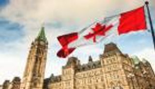 حرب البرتقال.. كندا تُلوح بفرض رسوم على «العصير الأمريكي» رداً على ترامب