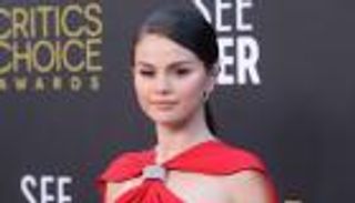 حرائق لوس أنجلوس.. لفتة إنسانية من سيلينا غوميز وخطيبها