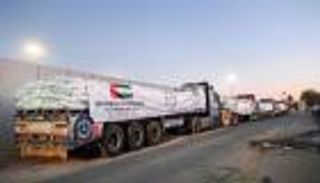 لقطات متداولة للحظة دخول قوافل الإسعاف والدفاع المدني إلى شمال غزة