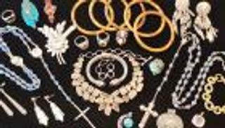 أسعار الذهب اليوم في السعودية الأحد 19 يناير 2025.. استقرار «الأصفر»