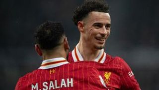 كيرتس جونز ومحمد صلاح