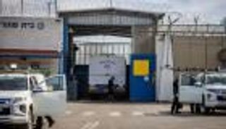 أولى صفقات التبادل.. إطلاق سراح 90 أسيرا فلسطينيا