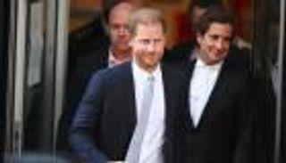 بعد التسوية.. صحيفة «ذا صن» المملوكة لروبورت مردوخ تعتذر للأمير هاري