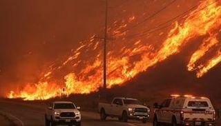 نيران هائلة شمال لوس أنجلوس