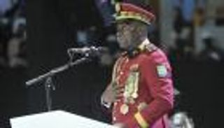 قائد انقلاب الغابون والرئاسة.. شبح عسكري في نظام مدني