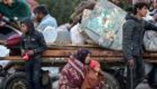 العودة إلى شمال غزة.. 15 صورة توثق «رحلة نحو المجهول» 