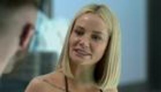 انهيار جيزيكا باور بعد مقتل صديقها «المنتقم» على يد عصابات