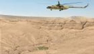 الجيش المصري ينقذ ركاب بالون طائر «هبط وسط الجبال» (صور)