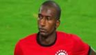 تأييد حكم حبس لاعب الكرة المصرية علي غزال في قضايا النصب والشيكات