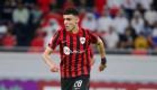 خطوة إلى الأهلي.. أشرف بن شرقي يغادر الريان القطري