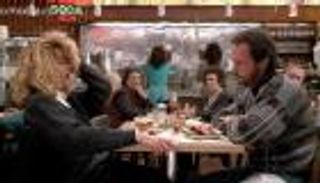 ميغ رايان تعيد تمثيل المشهد الأكثر شهرة في تاريخ الكوميديا الرومانسية